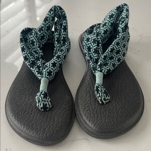 Sanuk Black and Teal Women's Sandals